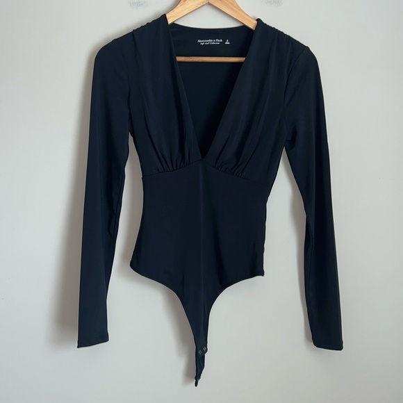 Abercrombie & Fitch Tops - NOT FOR SALE Abercrombie & Fitch Long Sleeve Body Suit V Neck Size Small